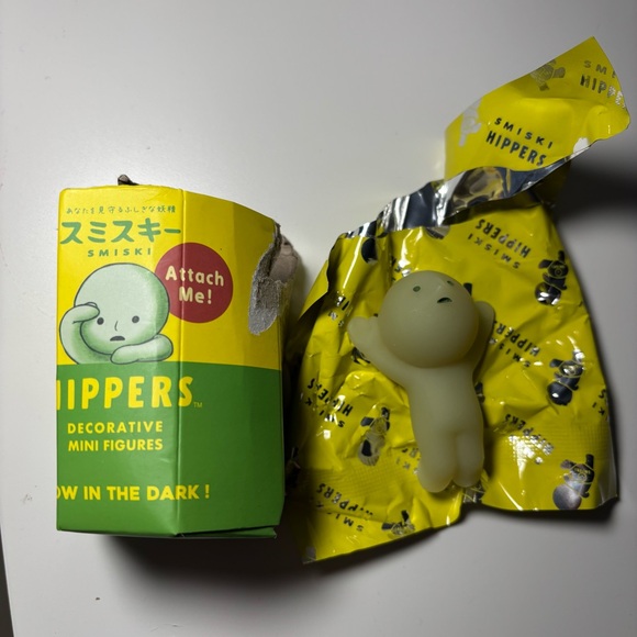 Smiski Hipper Upside Down - Picture 2 of 3